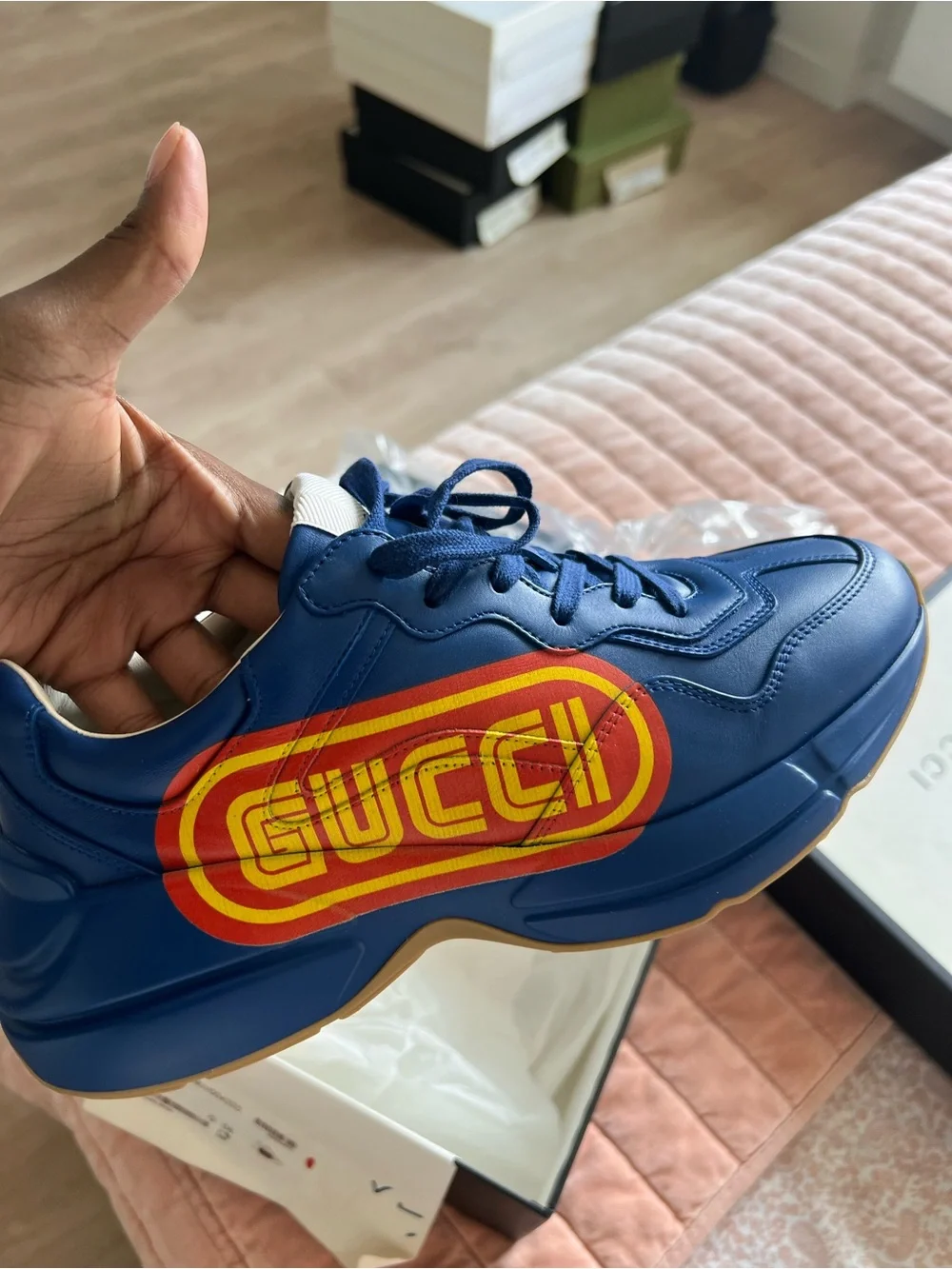Gucci Rhyton Sneaker.    Blue Leather Sneakers with Red and Yellow Logo